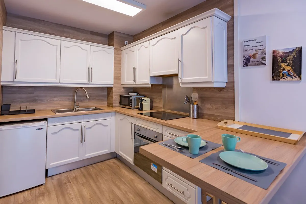 Cocina moderna y completamente equipada en apartamento Stay Arinsal